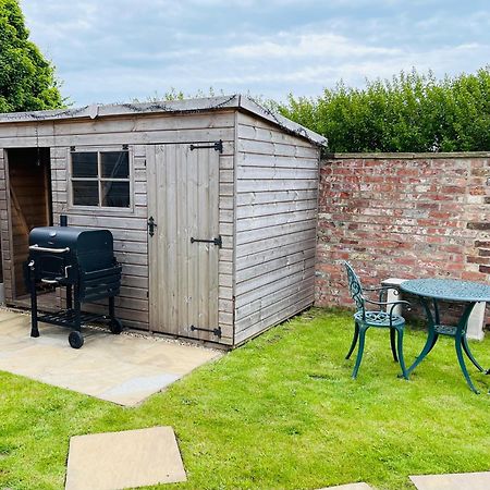 Village Barn Conversion Near York Exterior foto
